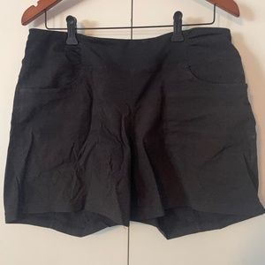 Mountain Hardware Black Dynama Short